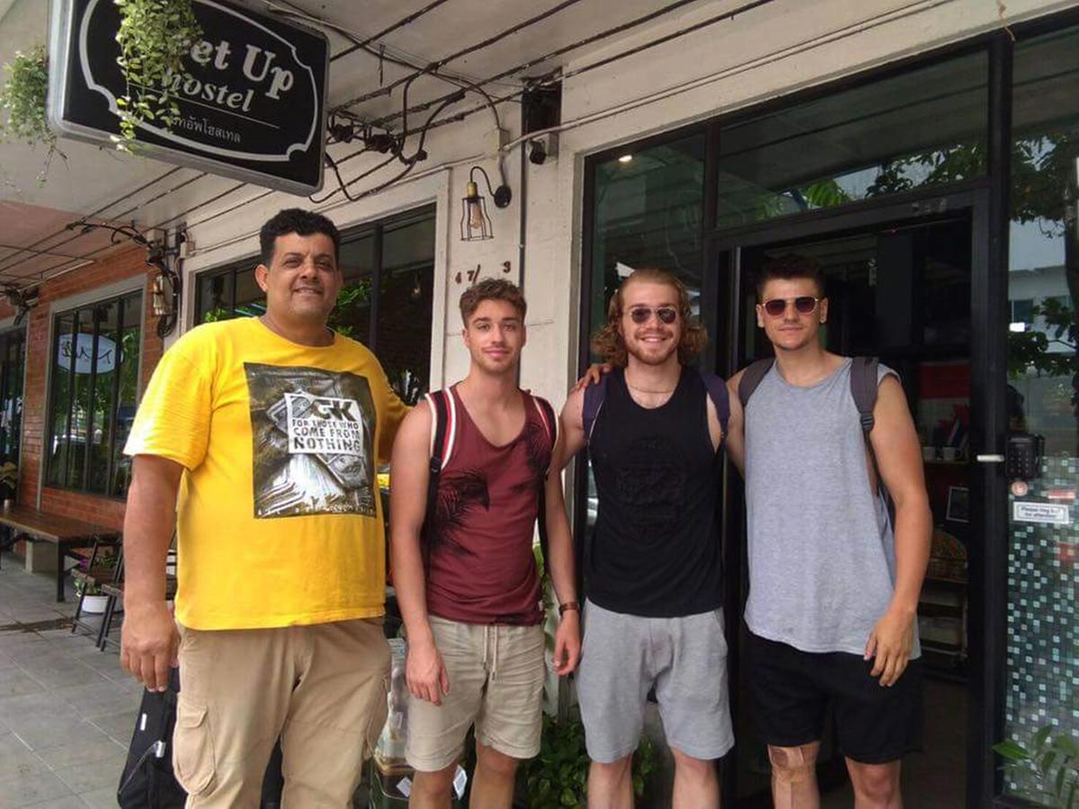 Meet Up Hostel Bangkok Exterior foto