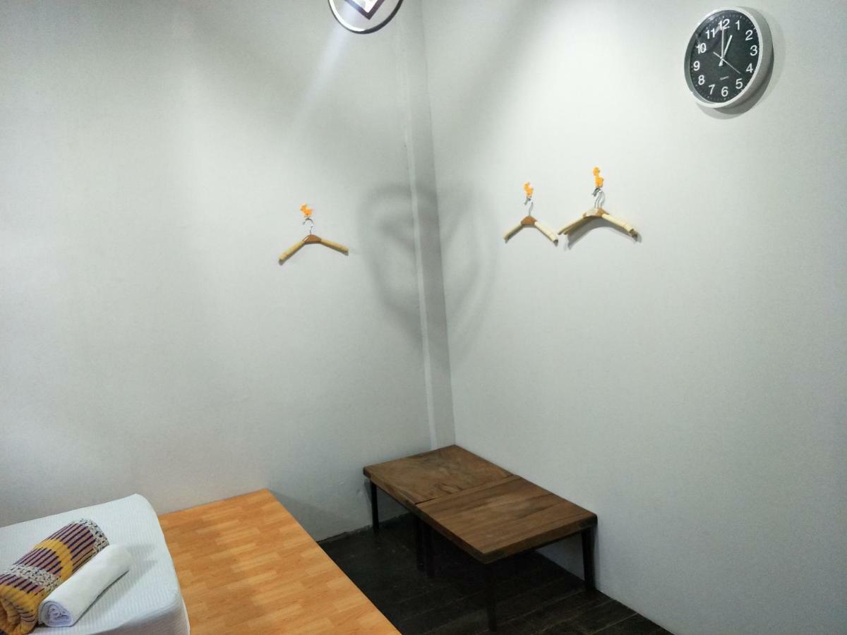 Meet Up Hostel Bangkok Exterior foto