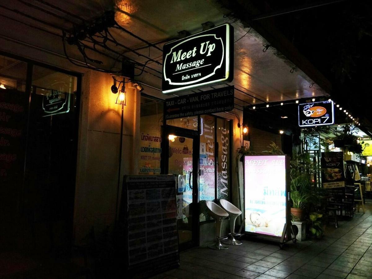 Meet Up Hostel Bangkok Exterior foto